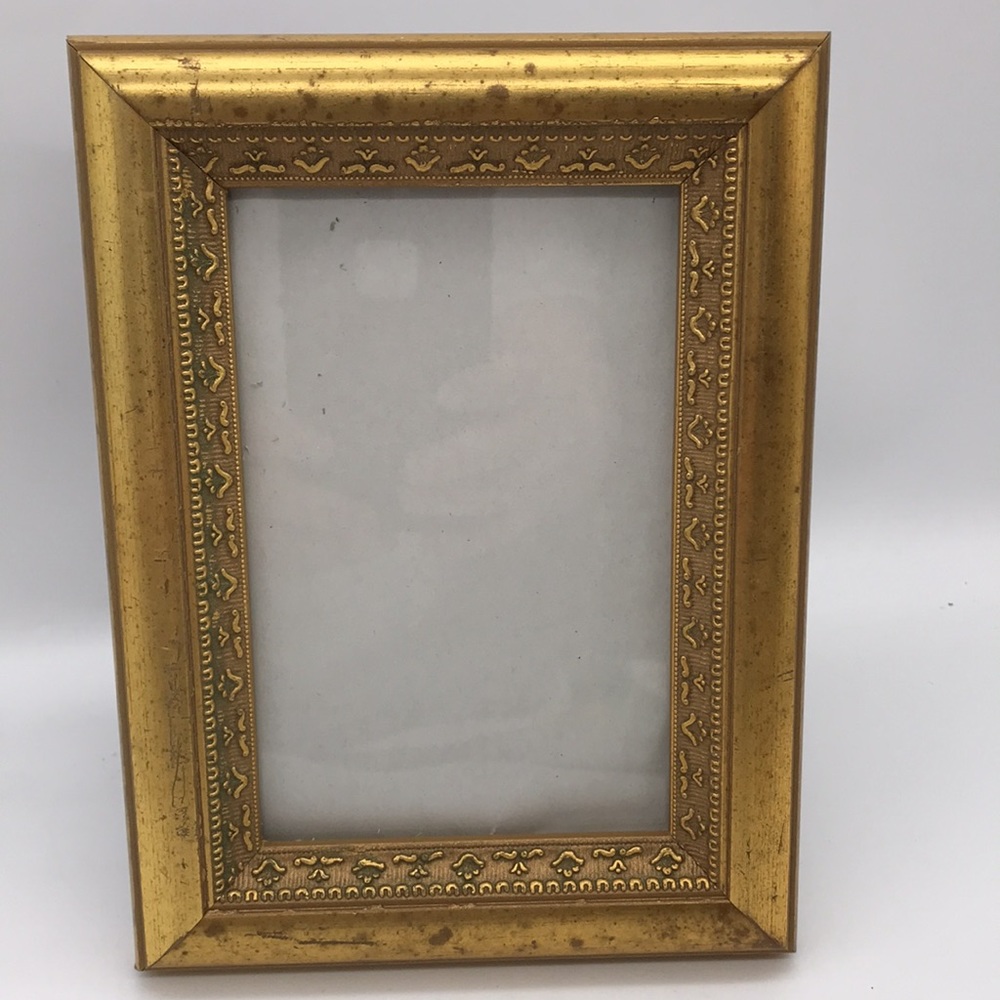 Vintage Carved/Molded Ornate Shades of Gold Foil/Flecks Easel/Hanging Frame - Picture 2 of 6